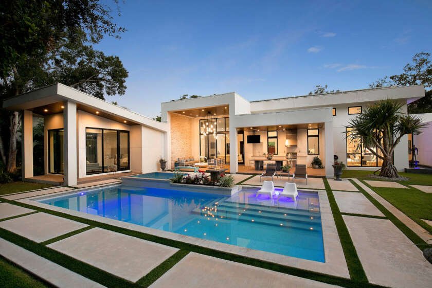 Villa with a swimming pool, garden and outdoor terrace